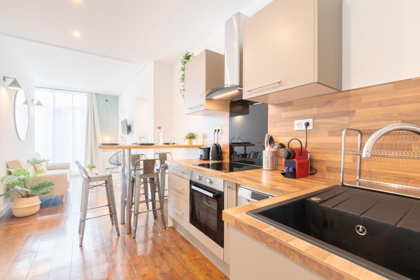 Renovated Apartment 3Bed 2Bath リール エクステリア 写真